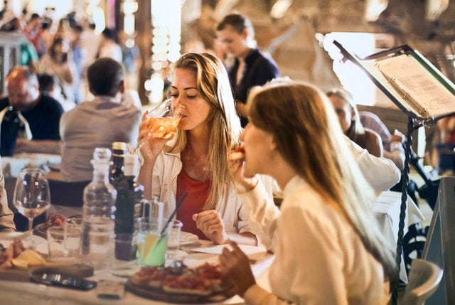 Astuce 9 : Demander un doggy bag au restaurant