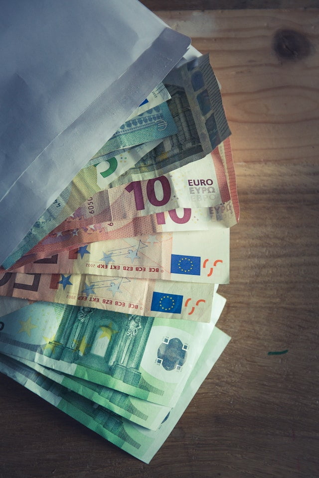 1/ Payez en espèce